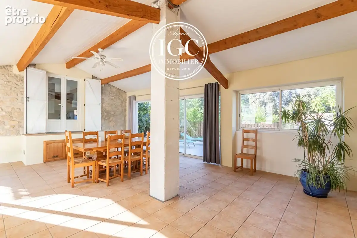 Maison T4 - 152 m² - Parcelle de 634 m² - CHATEAUNEUF LES MARTIGUES - photo 9