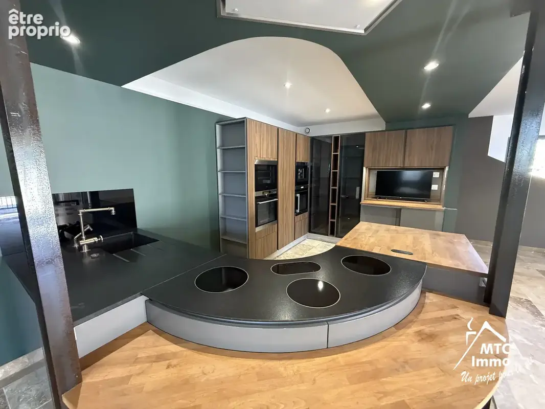 Triplex en pierre 182 m2 type maison de village haut standing 5 chambres piscine - photo 4