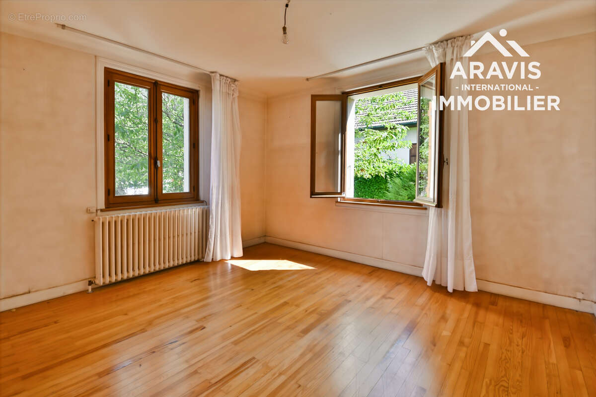 Maison lumineuse avec 6 chambres - photo 12
