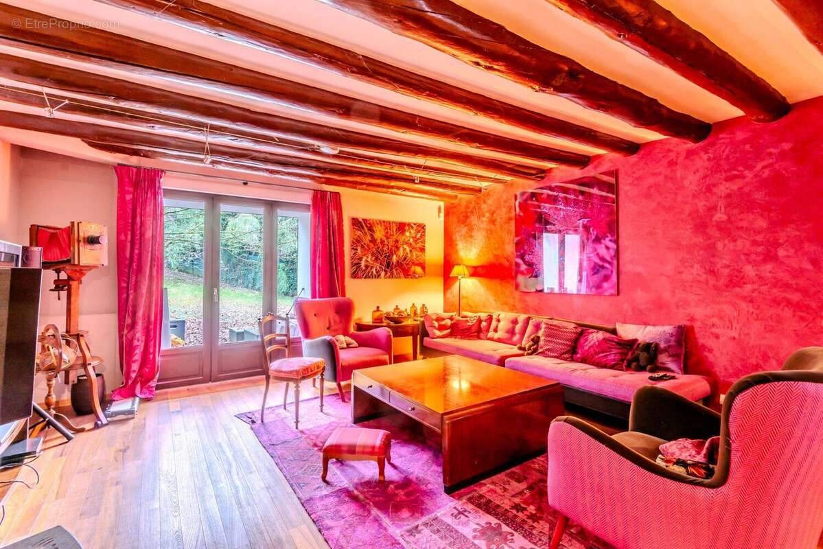 Maison à PERS-JUSSY