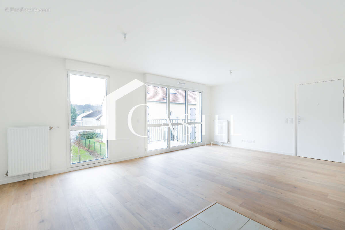 Appartement à MORAINVILLIERS