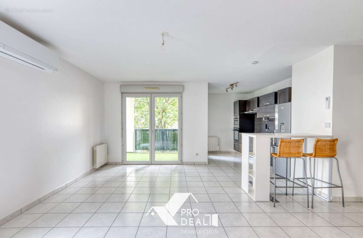 Appartement à MEYZIEU