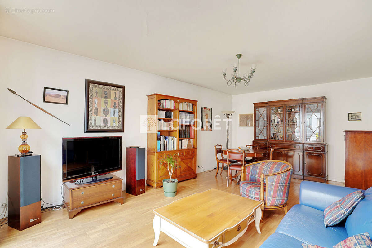 Appartement à PARIS-14E