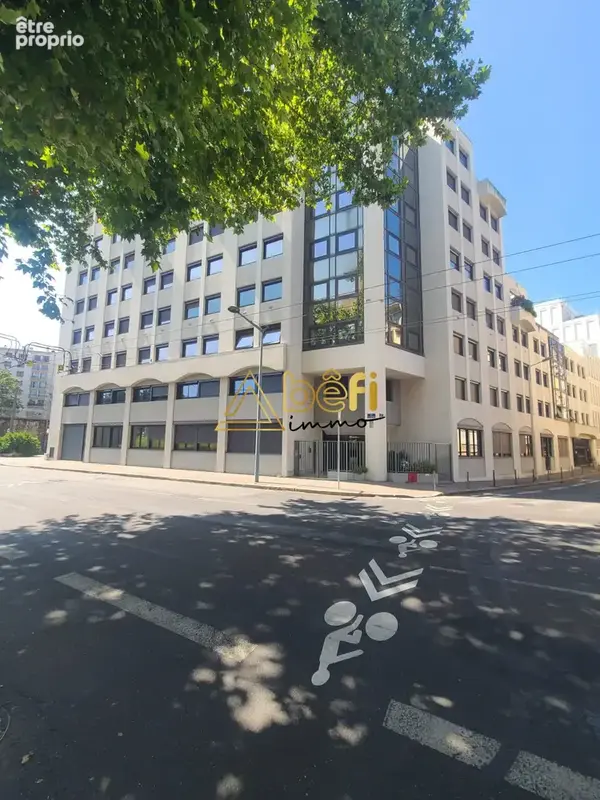Photo Commerce à Lyon-6e au prix de 1 220 000€