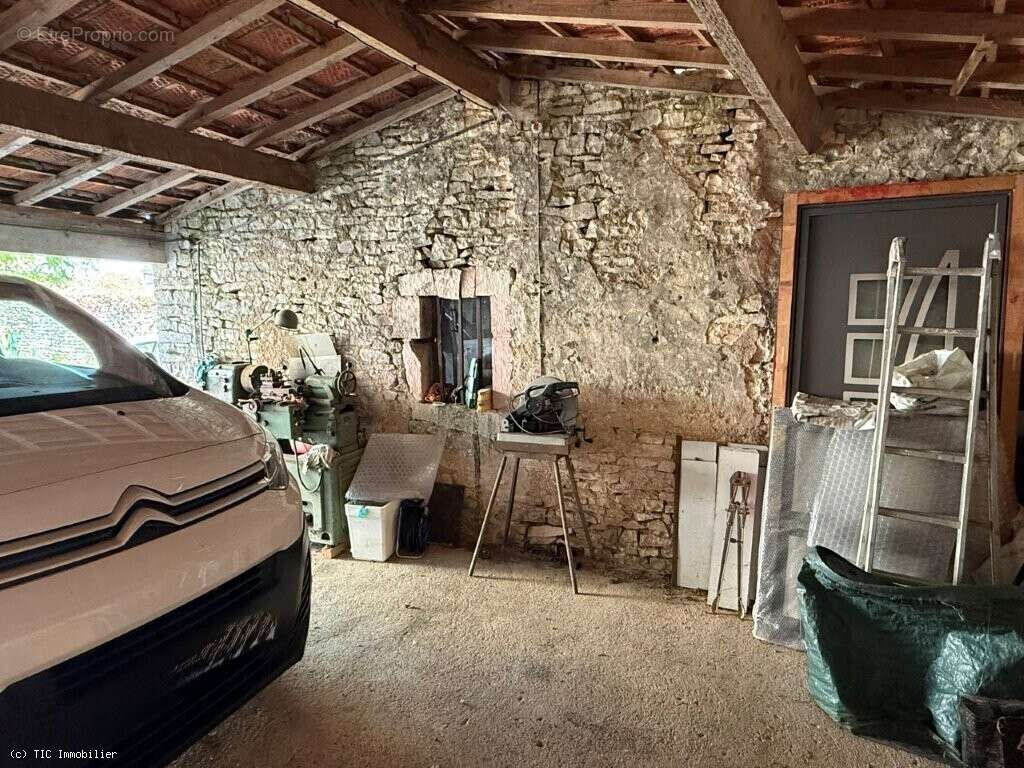 Maison à VERTEUIL-SUR-CHARENTE