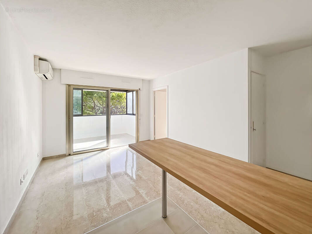 Appartement à MOUGINS