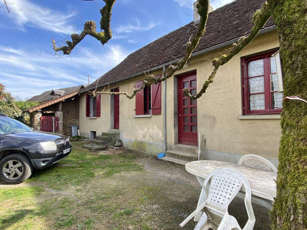 Maison à MEUZAC