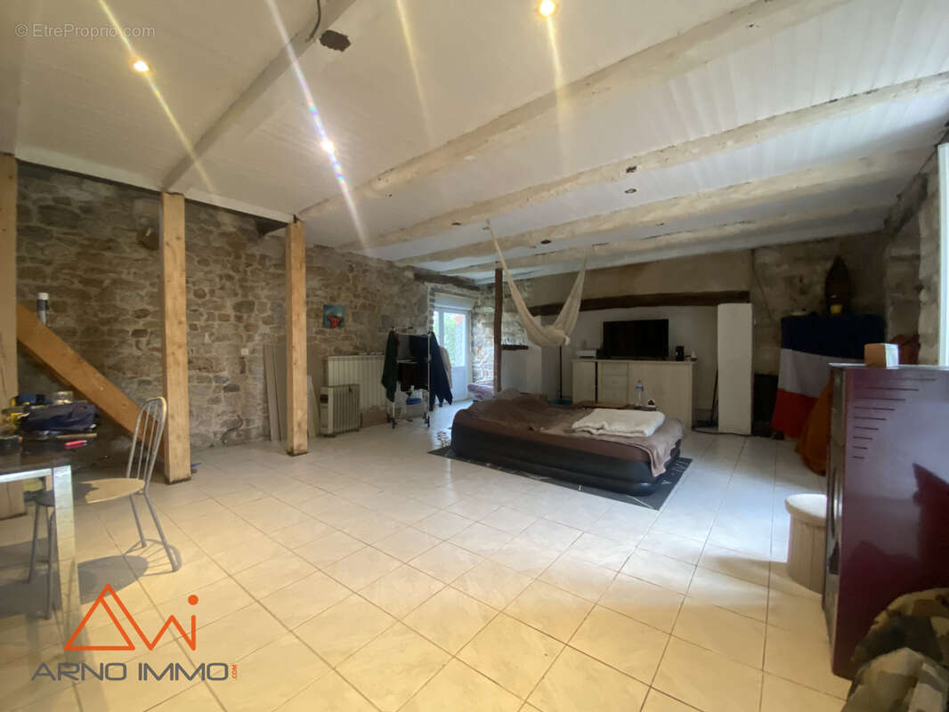 Maison à CAMPAGNAC