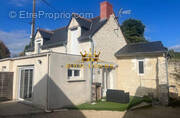 Propriété à VENDRE : maison d'habitation de 82 m2, appartement de 35 m2, une maison à réhabiliter de 40 m2  - Maison à MARCILLY-SUR-VIENNE