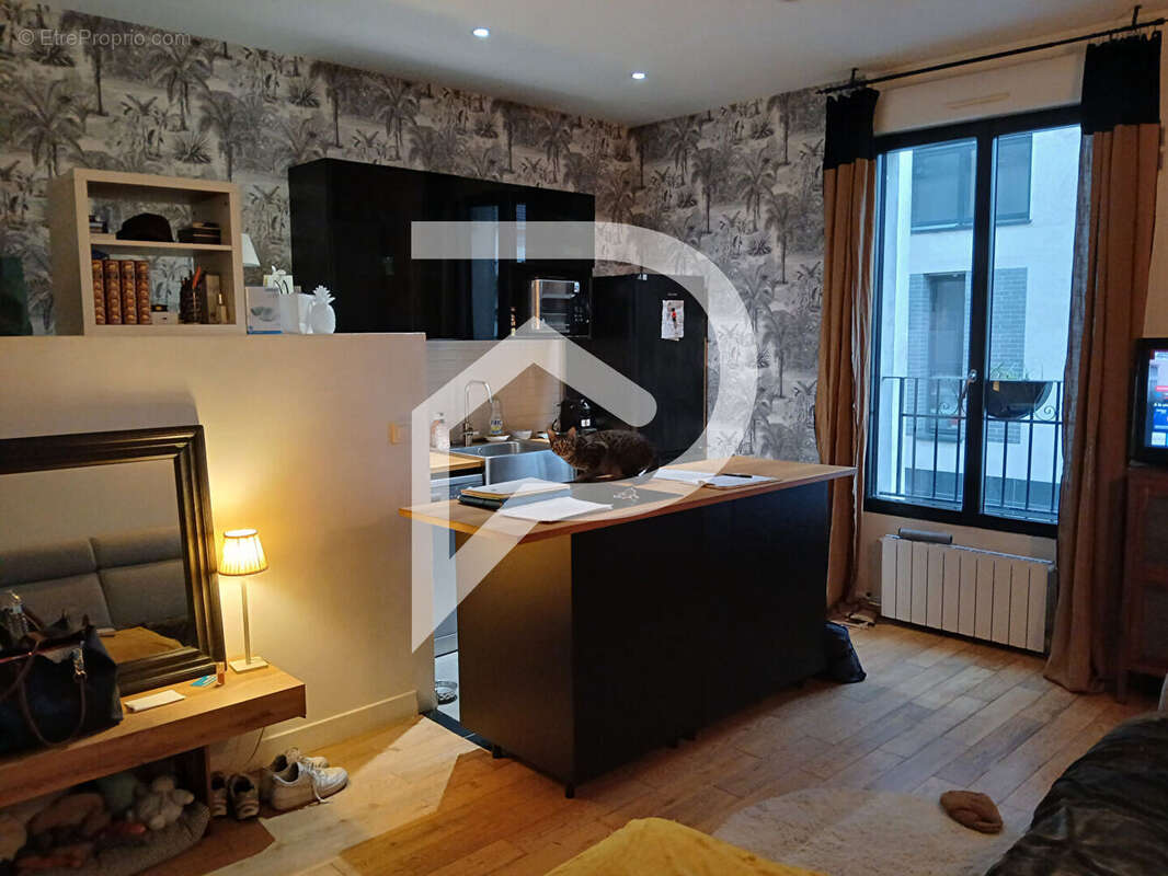 Appartement à COURBEVOIE