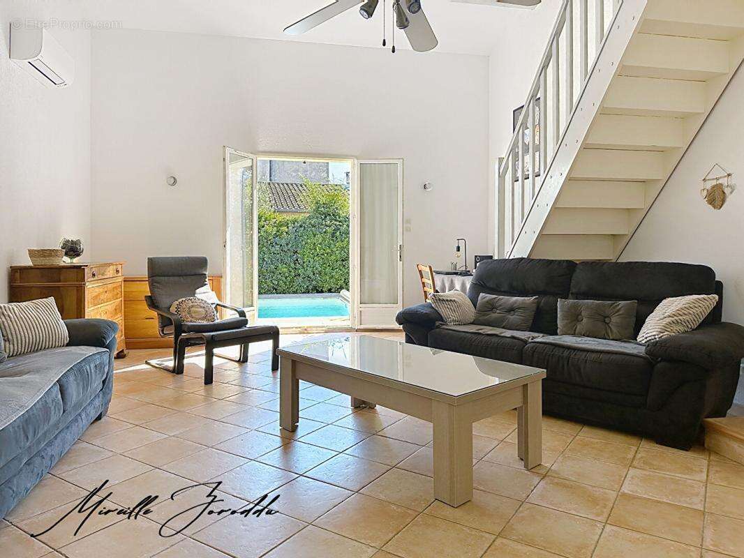 Maison à JONQUIERES-SAINT-VINCENT