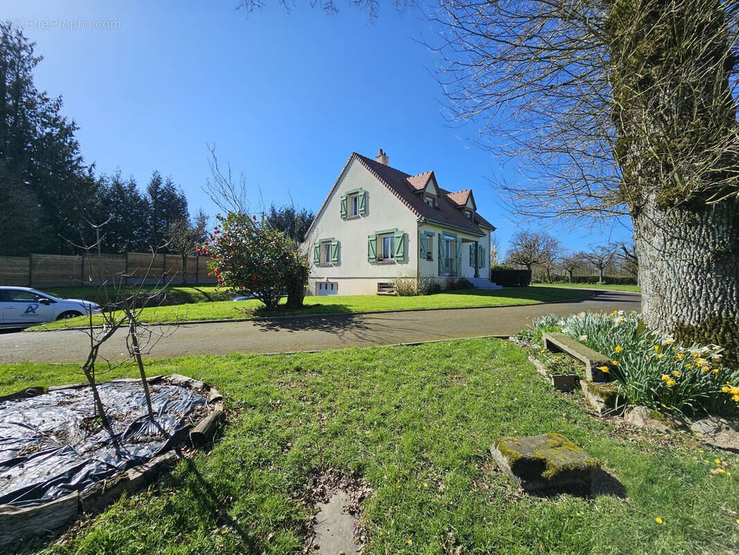 Maison à MESSEI