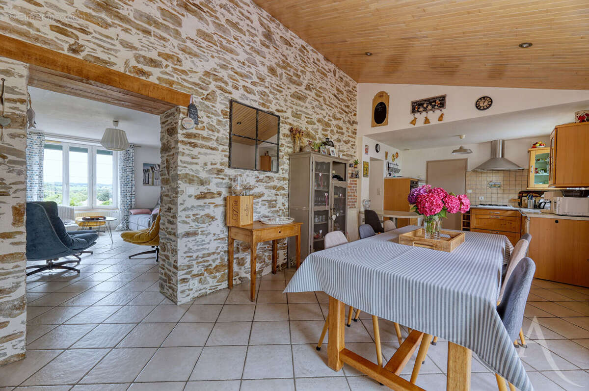 Maison à CHAVAGNES-EN-PAILLERS