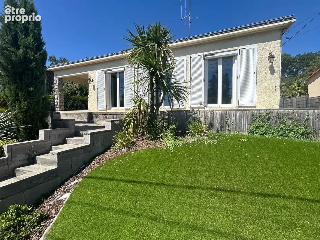 FACADE - Maison à LES HERBIERS