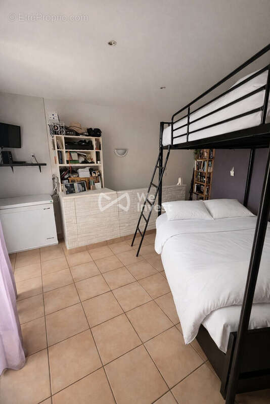 Chambre 1er - Maison à MEZE