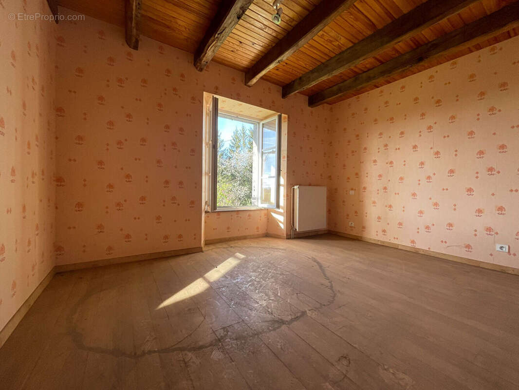 Maison Traditionnelle avec dépendances - photo 6