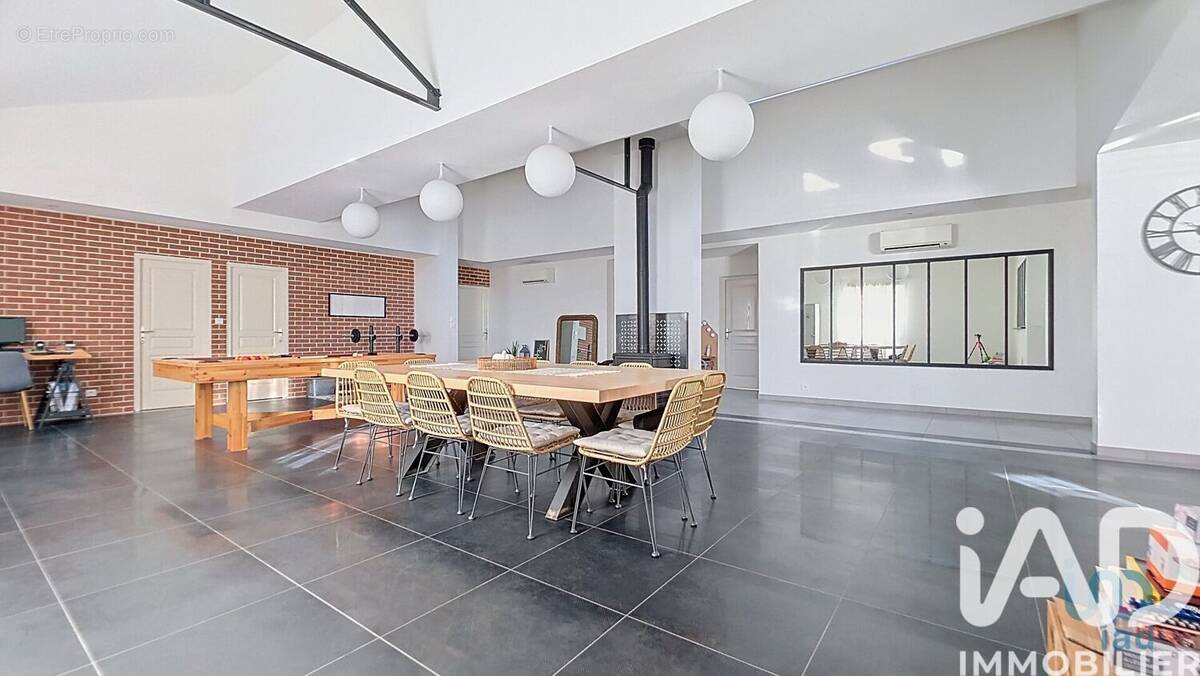 Photo 1 - Maison à ROMILLY-SUR-SEINE