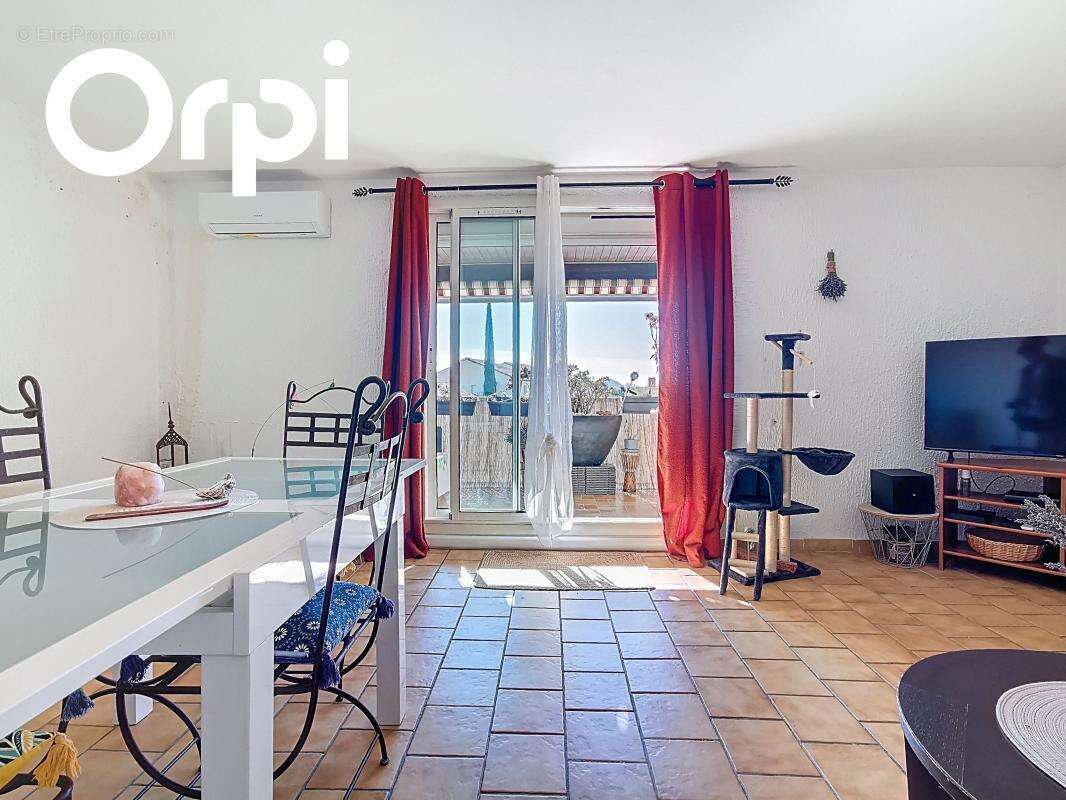 Appartement à SOLLIES-PONT