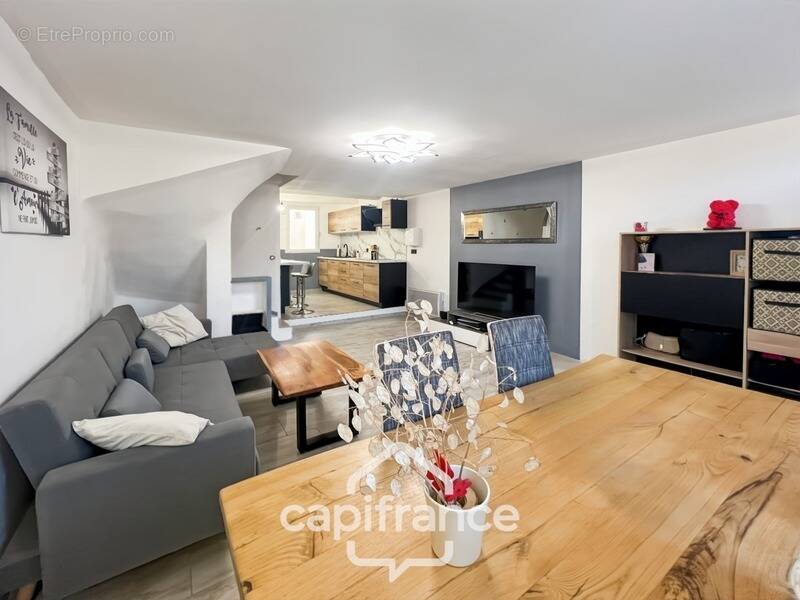 Maison à SAINT-CANNAT