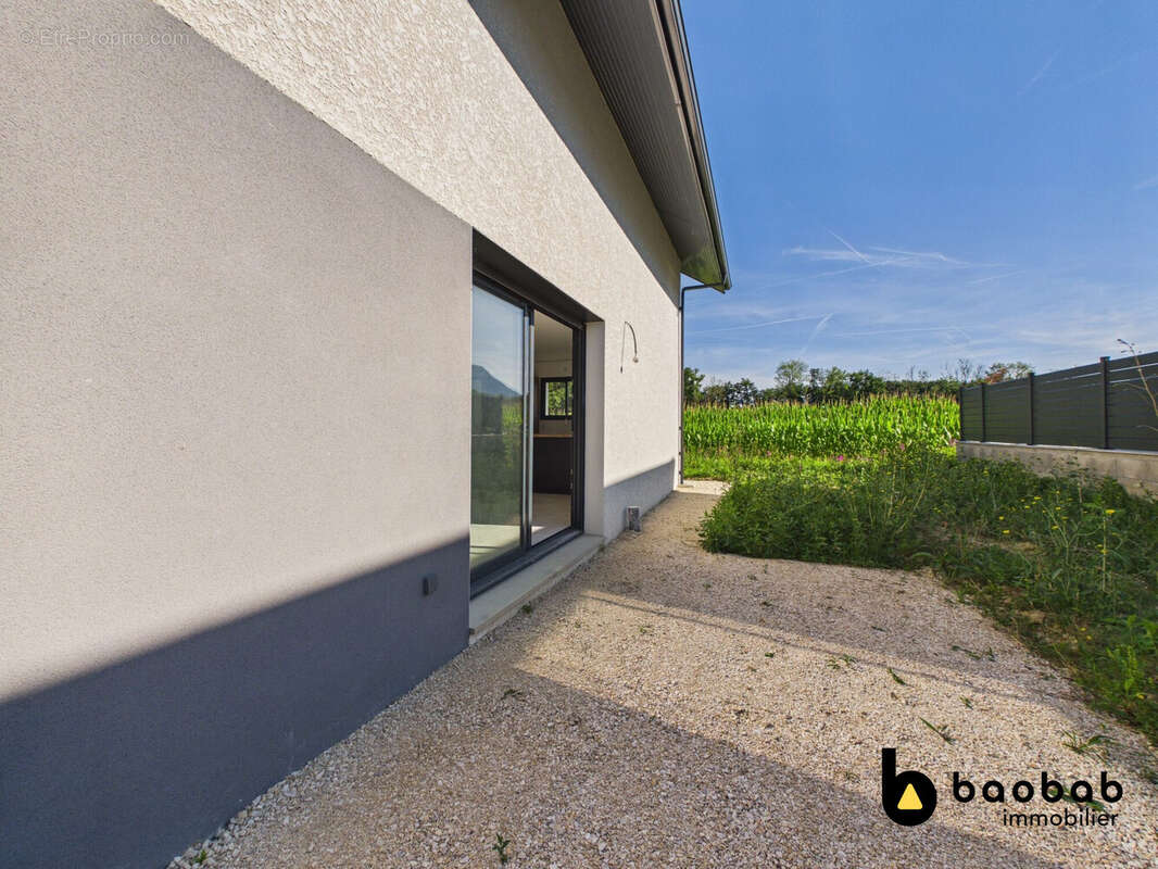 Maison 100 m² à Voglans  - photo 8