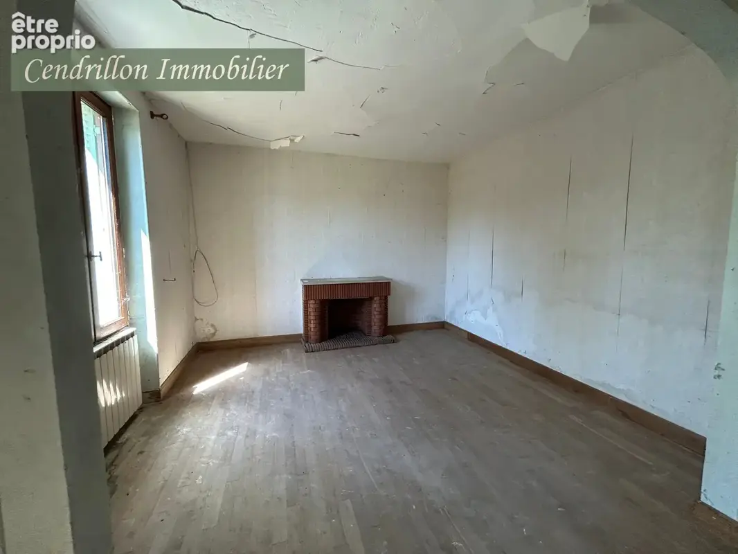 Maison de bourg à rafraîchir, mitoyenne d'un coté, 3 chambres, ~92m2 habitables, sur 438 m2 de jardin - photo 6