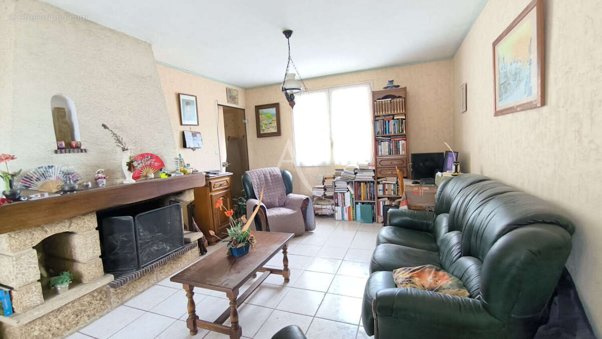 Maison à CHAUDRON-EN-MAUGES