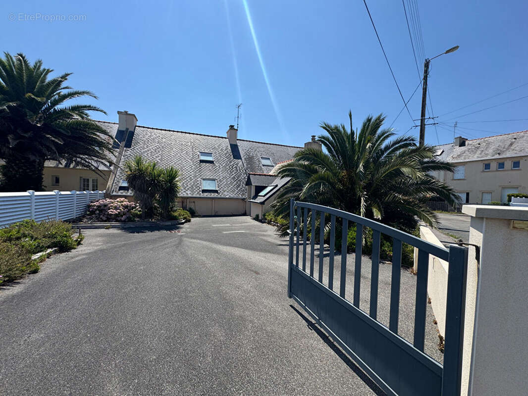 GUILVINEC - Maison T4 devant la plage avec vie de plain-pied - photo 3