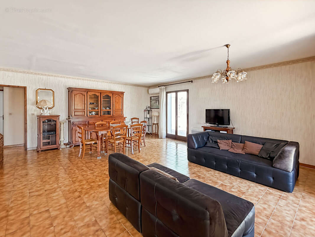 A VENDRE EN EXCLUSIVITÉ Maison T4 de 110 m² sur une belle parcelle de 1015 m² secteur des Aubagnens 13190 Allauch - photo 8