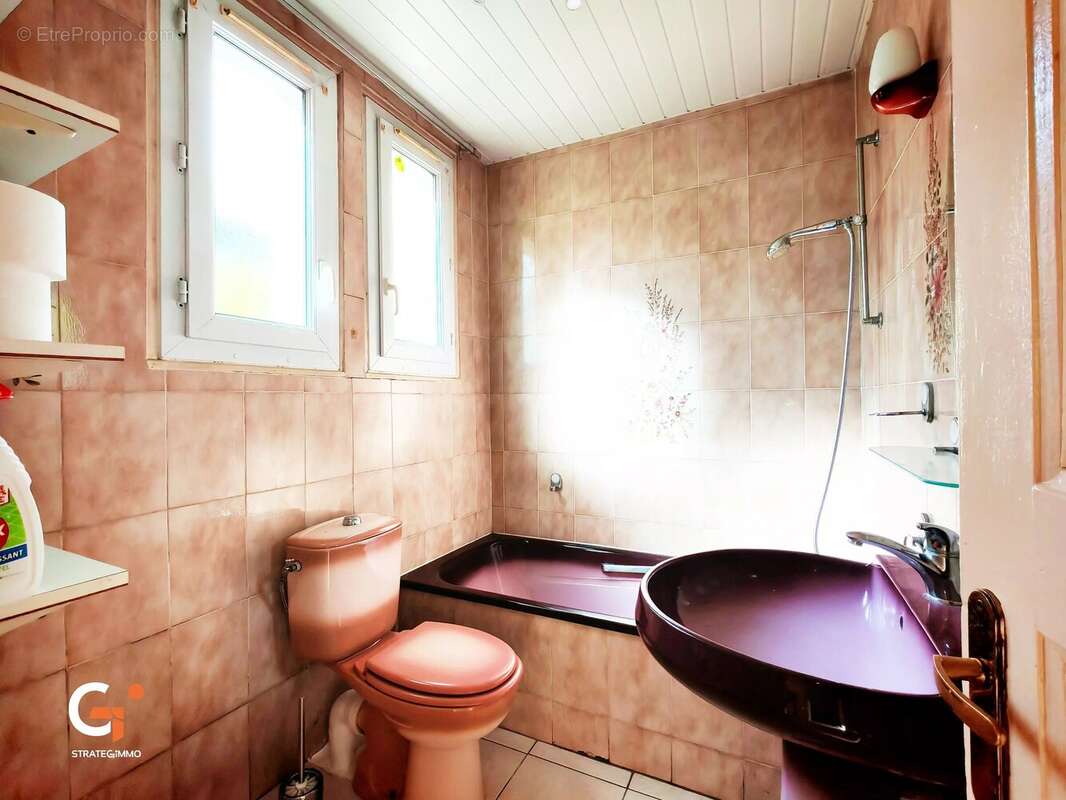 Maison à SAINT-ETIENNE-DU-ROUVRAY