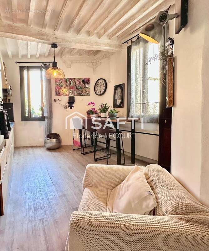 Maison 90 m² à Saint-Maximin-La-Sainte-Baume  - photo 4