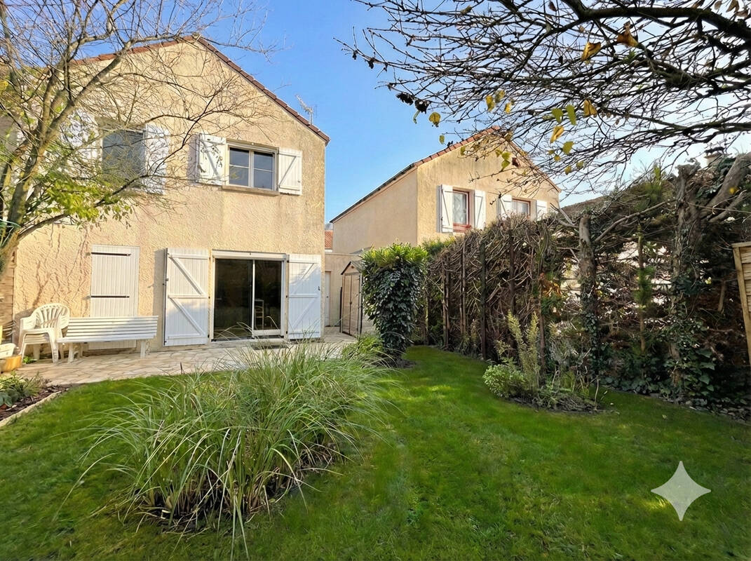 Maison à VERT-SAINT-DENIS