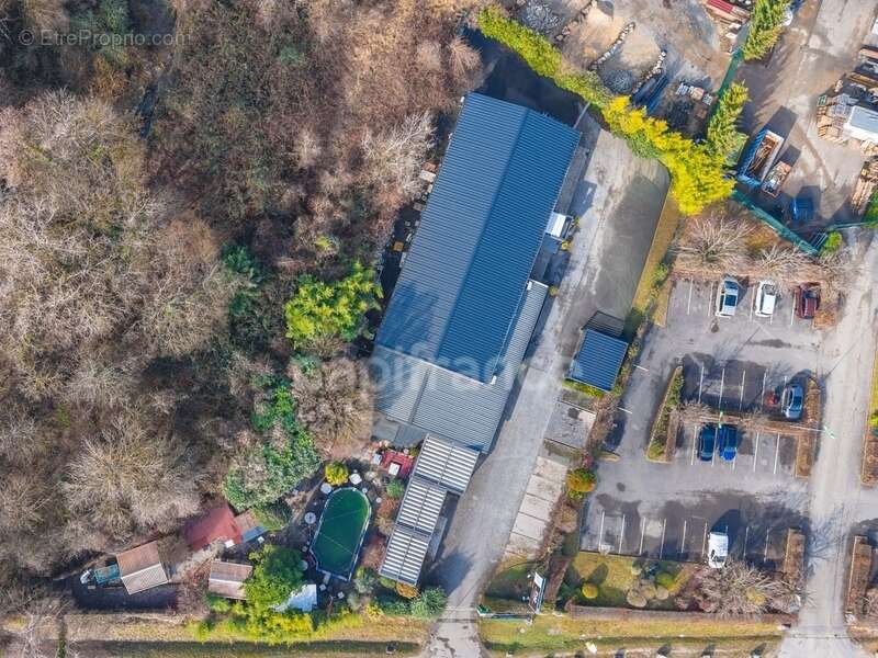 Terrain à SAINT-GENIS-POUILLY