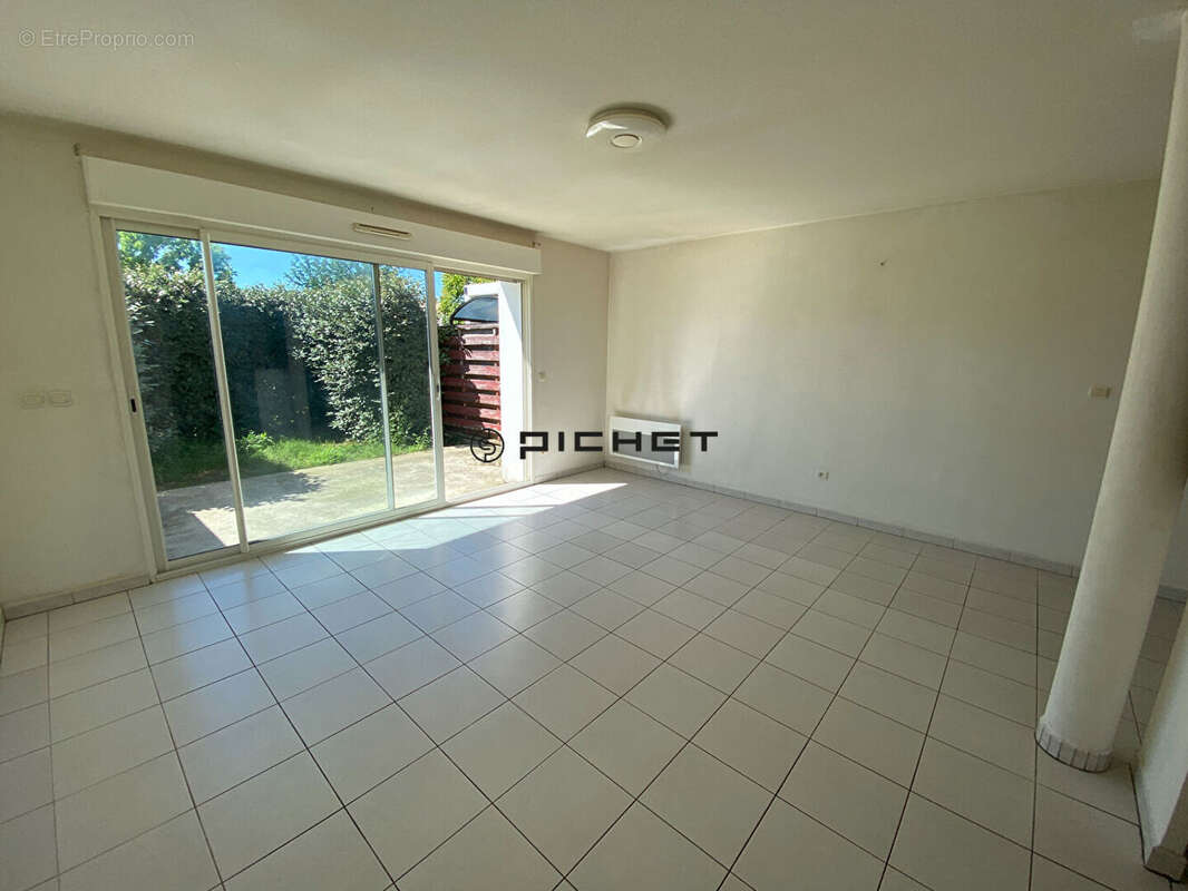 BASSENS Villa T3 avec jardin et Garage LIBRE - photo 3