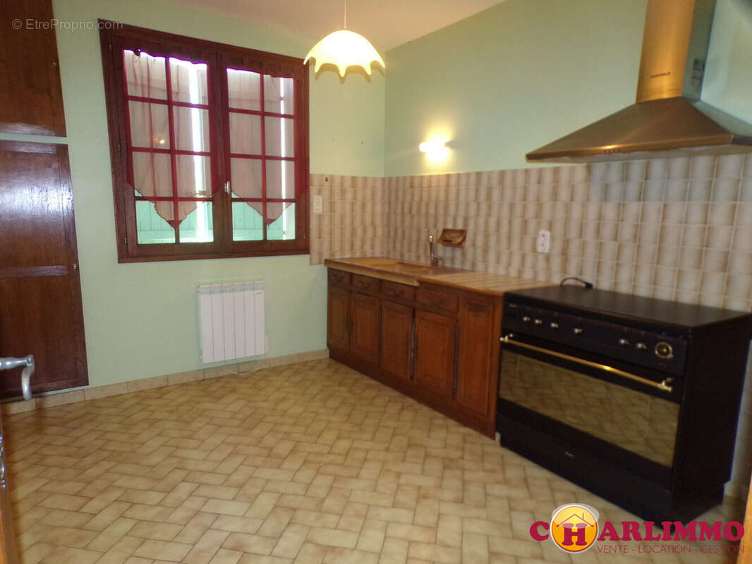 Maison 93 m² à Chassenon  - photo 2
