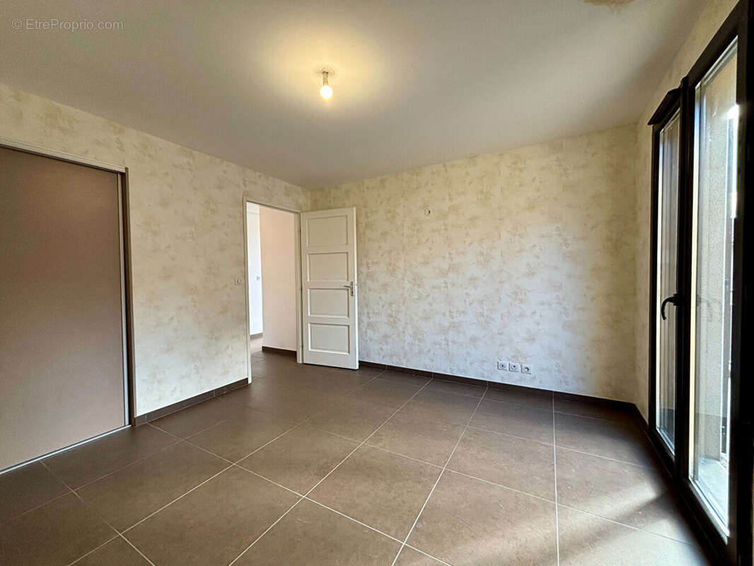 Appartement à ALLONZIER-LA-CAILLE