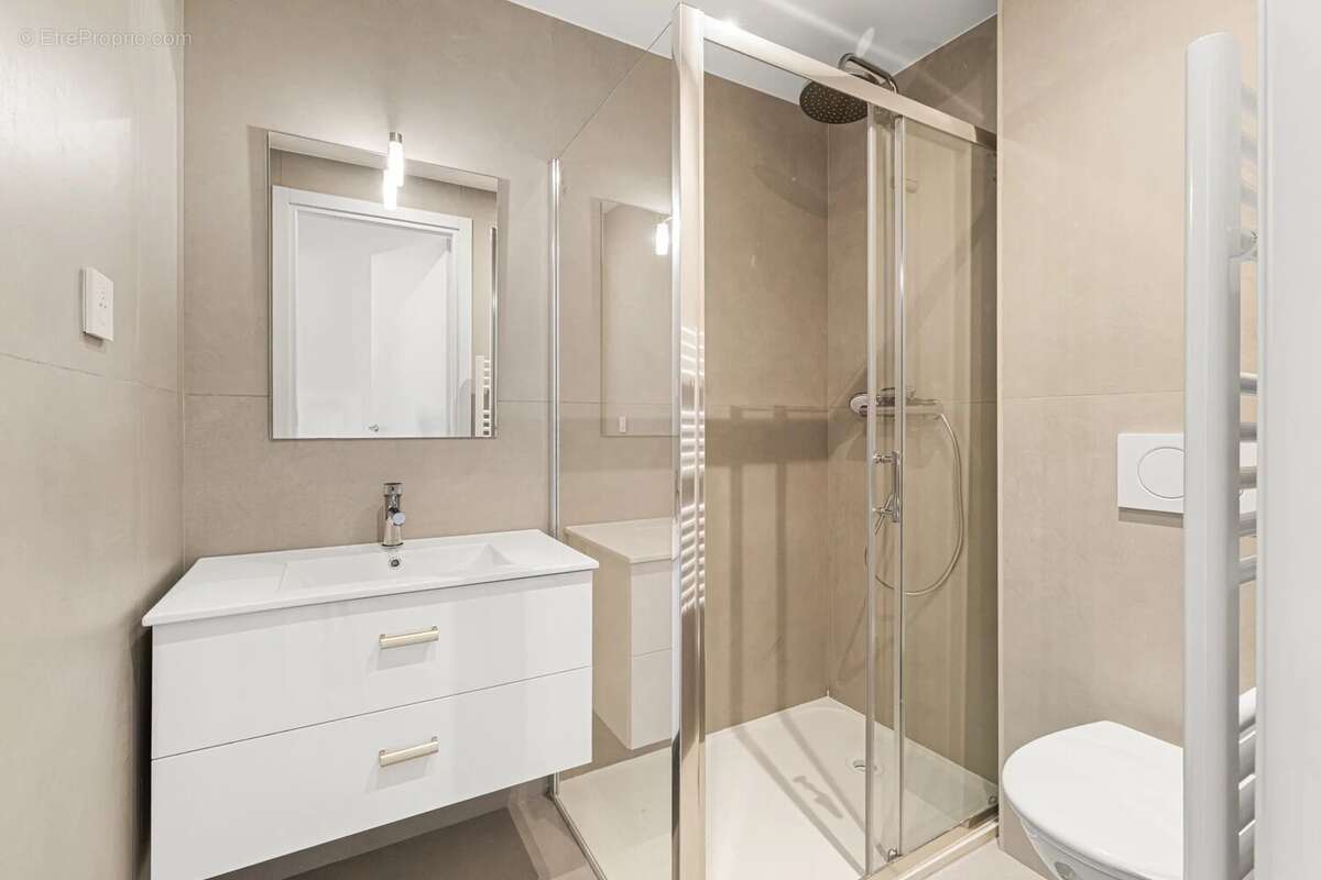 Nice / Bas Cimiez – Magnifique 4 pièces – Refait à neuf – Idéal famille avec potentiel duplex - photo 5