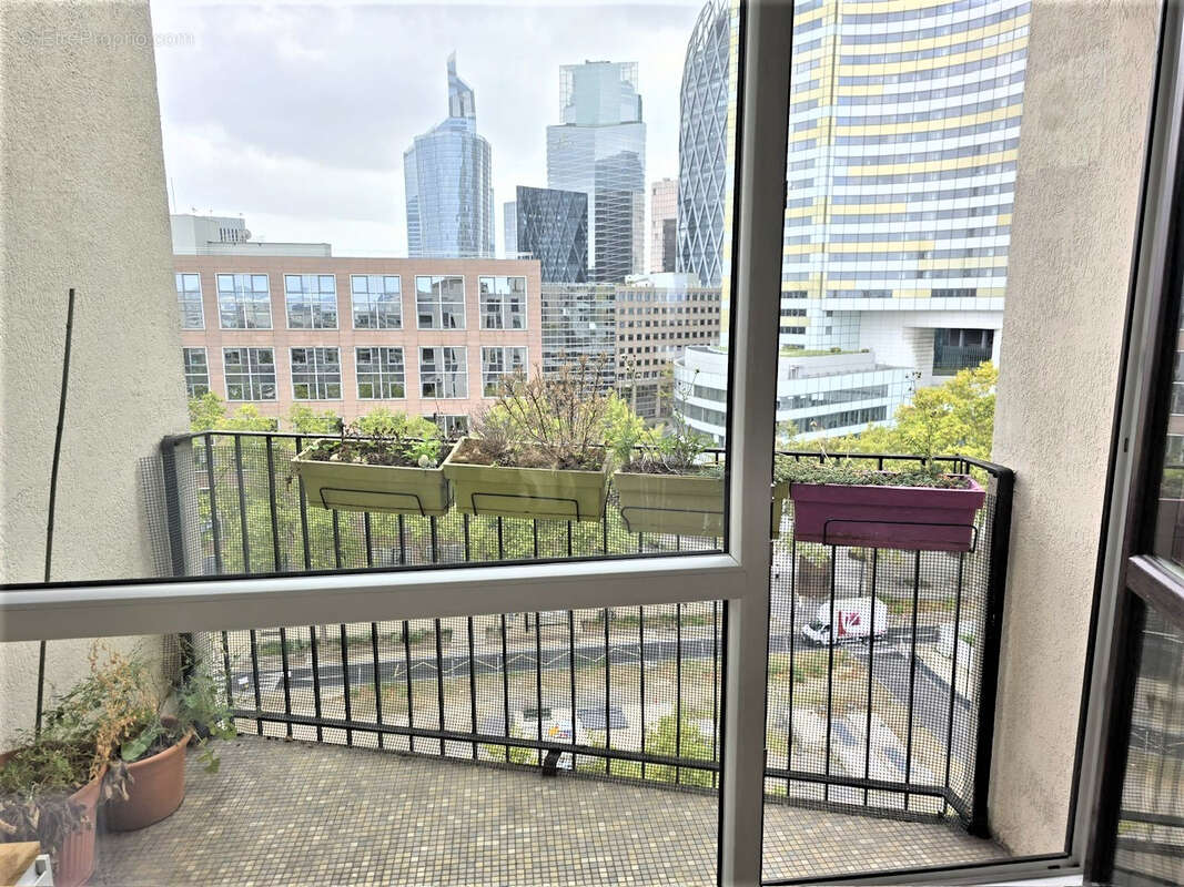 Appartement à COURBEVOIE