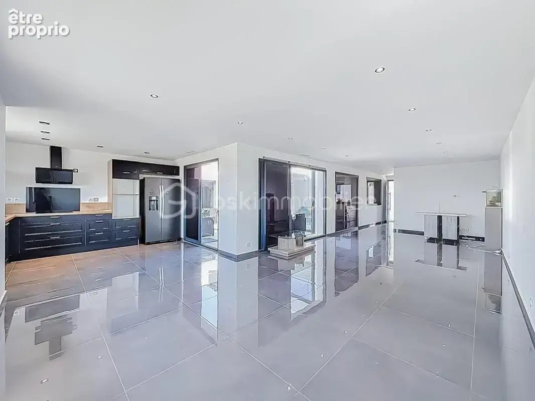 *** superbe villa contemporaine de 247 m² – grand garage de 110 m² – nissan-lez-enserune *** - photo 19