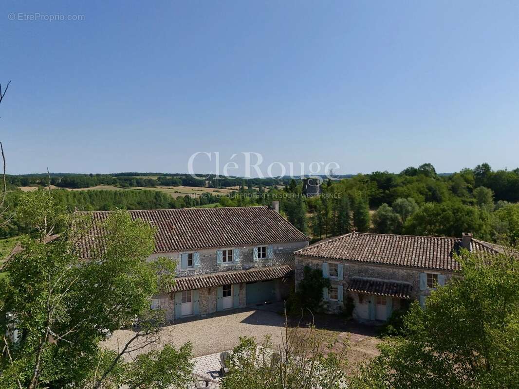 Proche d'Eymet – Ancien domaine du XVe siècle avec maison d'amis, piscine à débordement et près de 4 hectares - photo 2