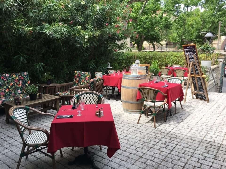 Commerce à GINESTAS