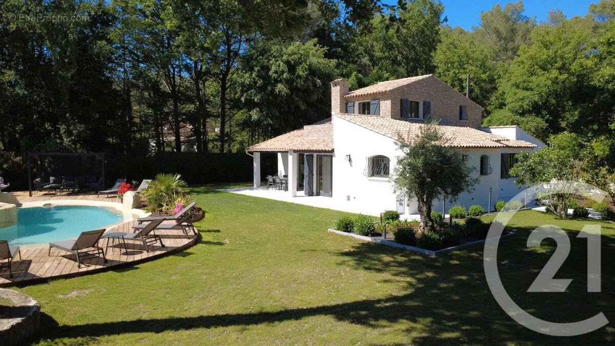 Maison à ROQUEFORT-LES-PINS