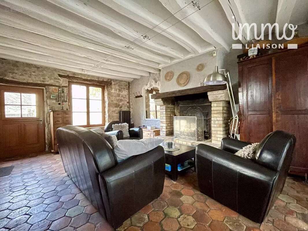 Maison à FLEURY-EN-BIERE