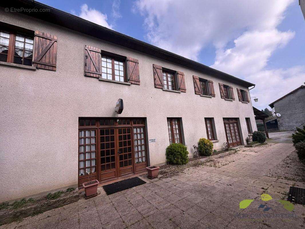 Appartement à SAUVIAT-SUR-VIGE