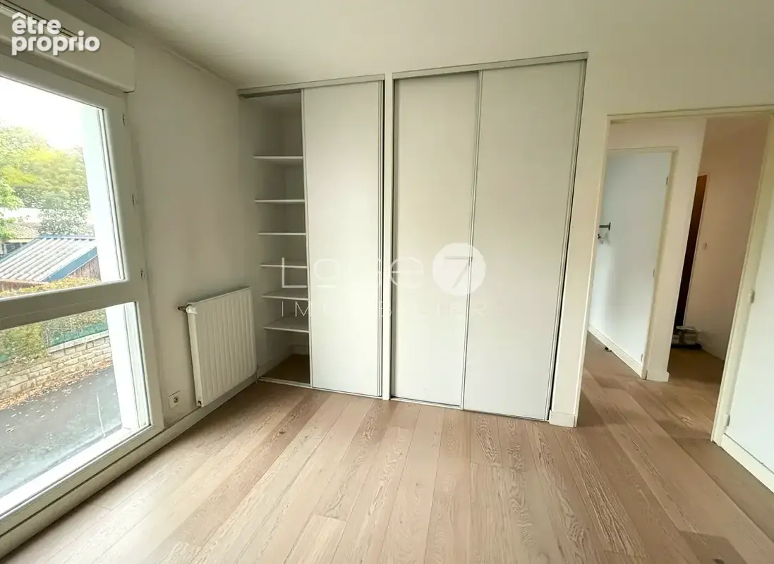 Appartement t4 avec balcon, cave et garage   centre-ville de lorient - photo 4