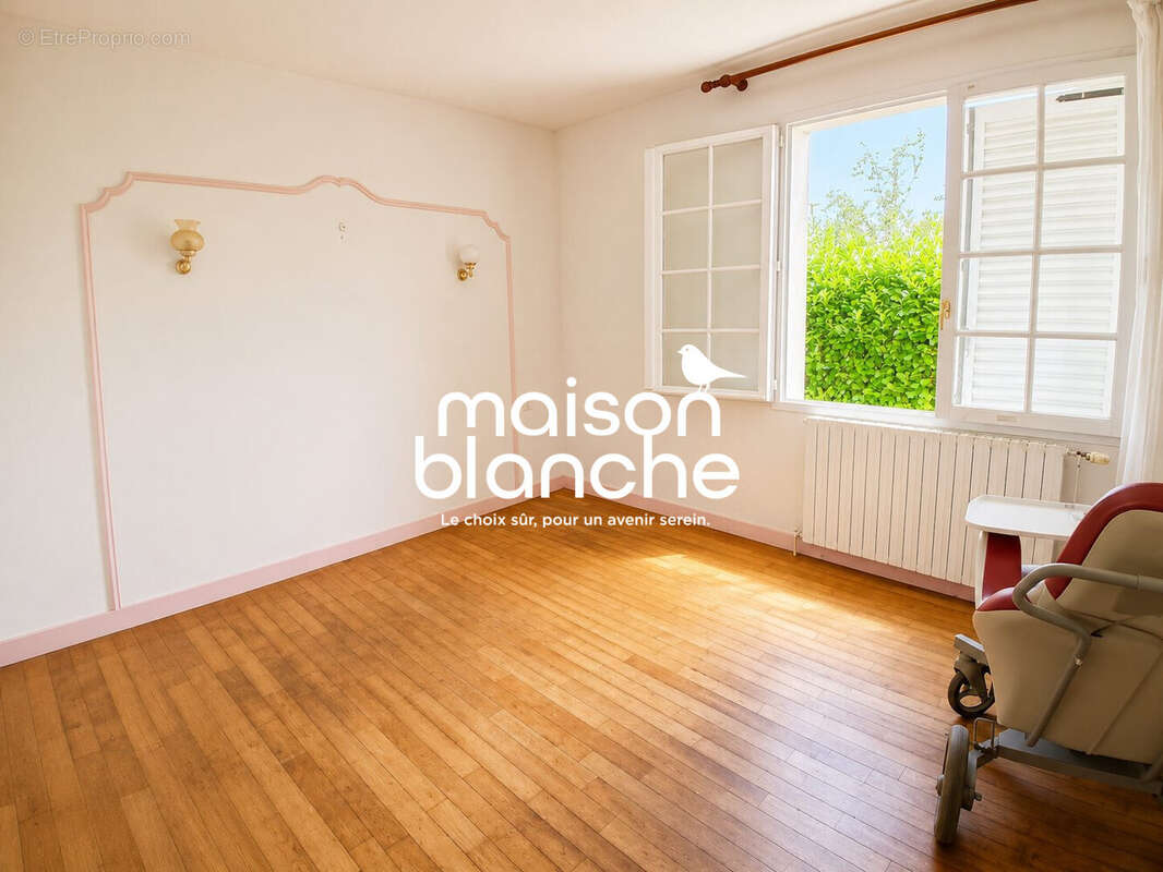 Maison 135 m² à Parthenay  - photo 6