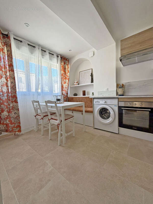 Appartement à PEYNIER