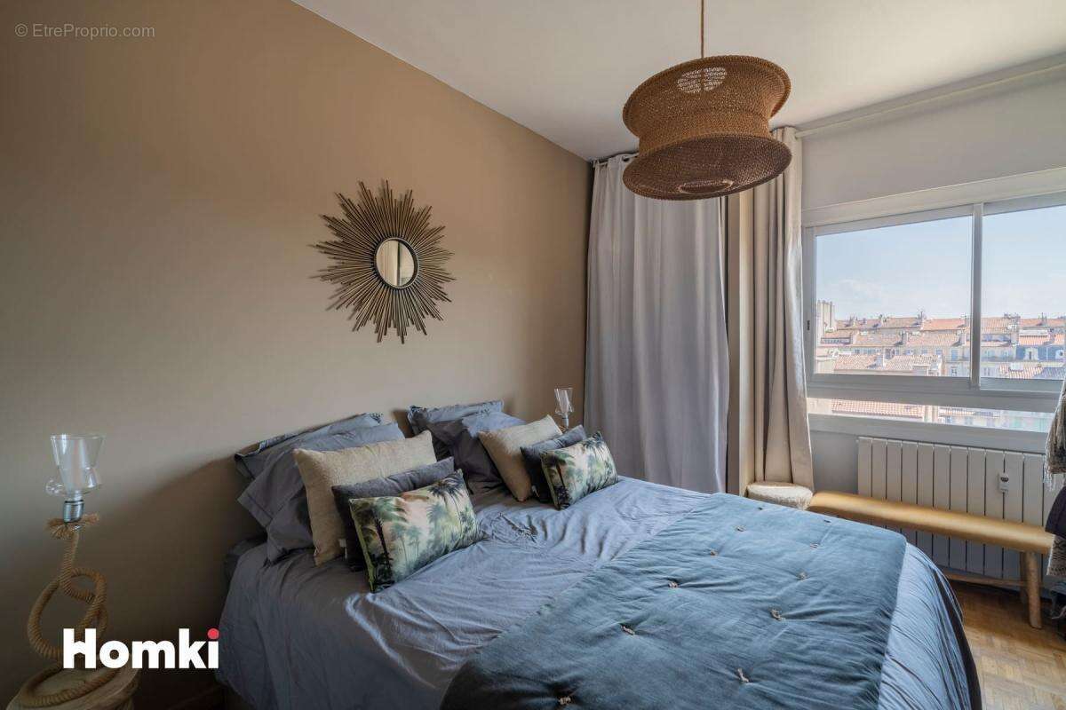 Appartement à MARSEILLE-6E