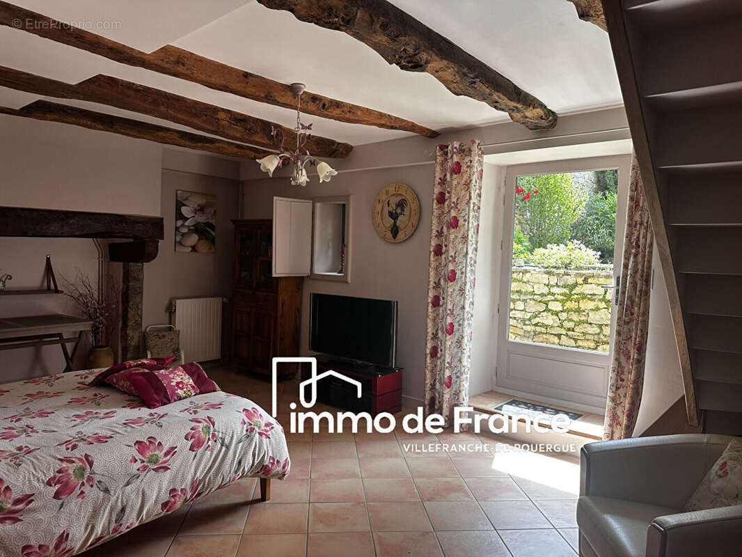Propriété Villefranche de Rouergue, 168 m², 4 chambres, nombreuses dépendances sur 3816 m² de terrain clos attenant - photo 13