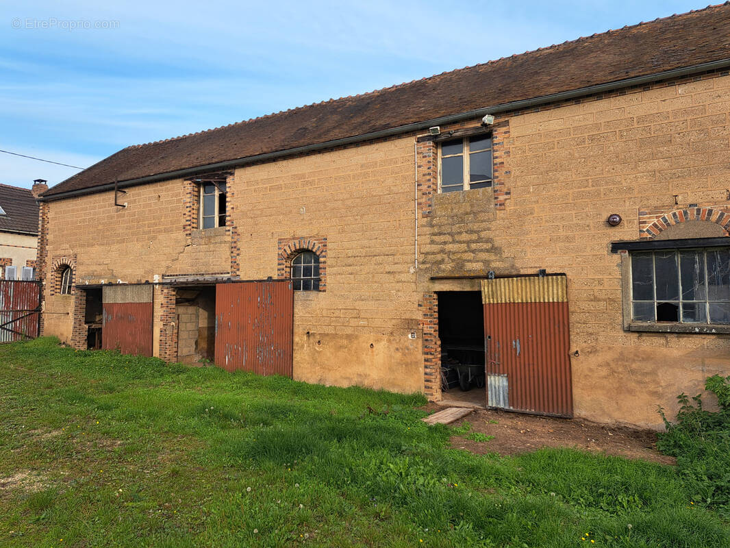 Appartement à COURLON-SUR-YONNE