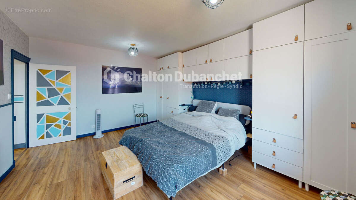 Maison à SAINT-JUST-LA-PENDUE